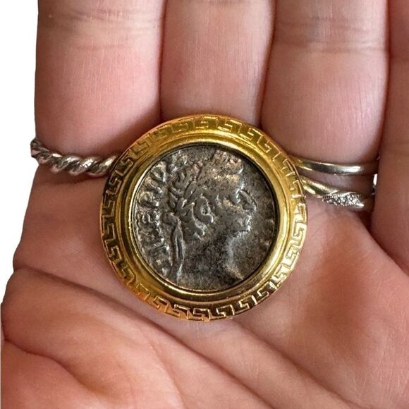 Vintage Premier Designs Gold Toned Roman Coin Clip Ons - Picture 8 of 13